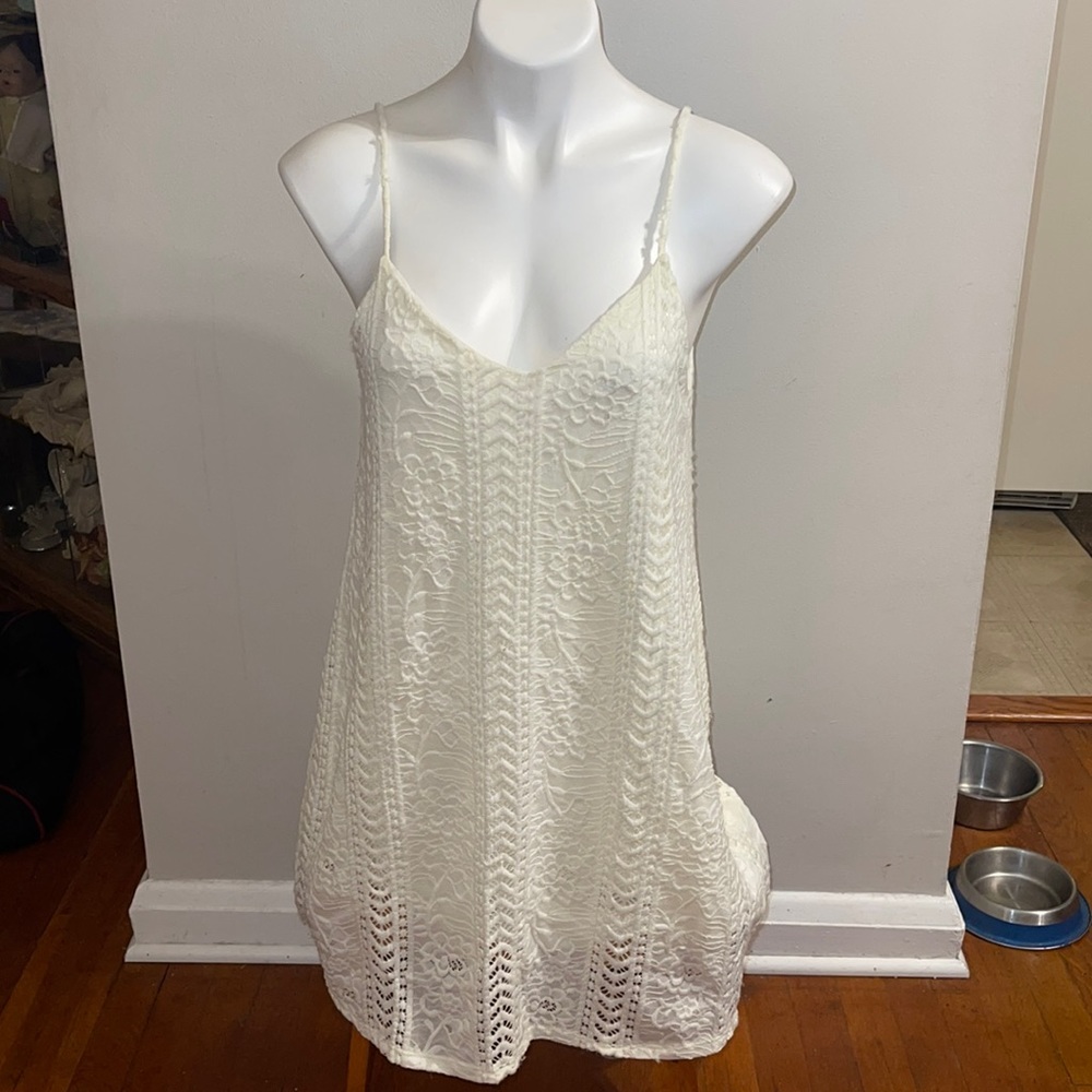 Altar’d State ladies cream color lace dress. Medium.